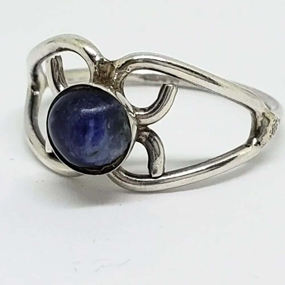 Stunning Dainty Open Scroll Work Deep Blue Round Stone in Sterling Silver Ring